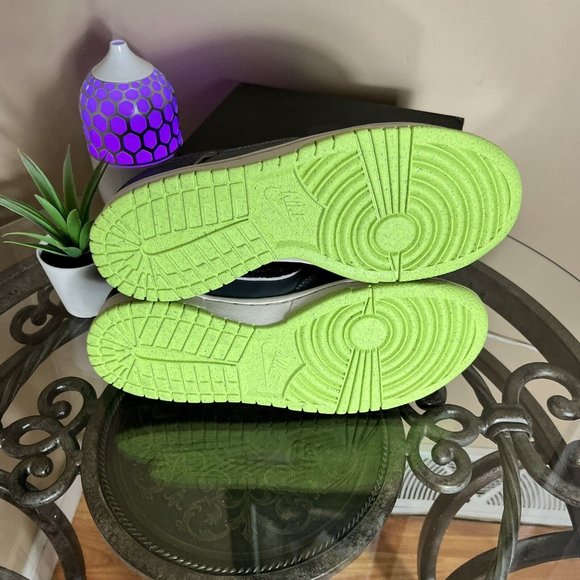 Nike Dunk Low SE Halloween‎ Sneakers Size 6.5Y / Women Size 8 / Grey Ghost Green - Picture 7 of 8